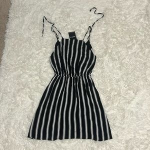 forever 21 woven black and white dress